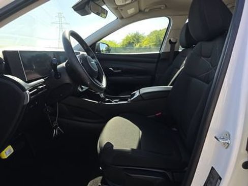 Used 2025 Hyundai Tucson SE FWD image 10