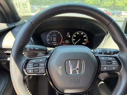 Used 2025 Honda HR-V Sport image 25