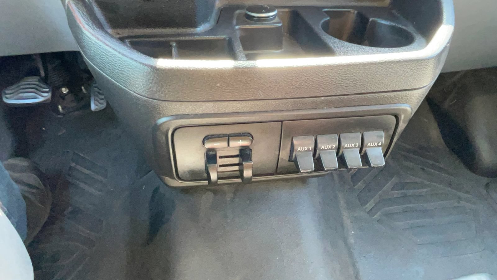 Used 2019 Ford Transit 350 138 DRW w/ Interior Upgrade Package RWD image 15
