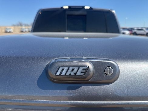 Used 2019 Nissan Titan S image 35