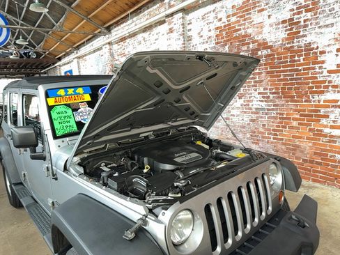 Used 2013 Jeep Wrangler Unlimited Sport AWD/4WD image 79