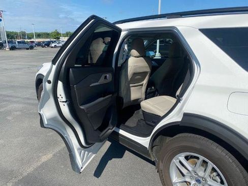 Certified 2025 Ford Explorer Active w/ Active Comfort Package RWD image 28