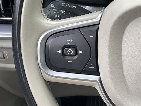 Used 2020 Volvo S60 T5 Momentum image 13