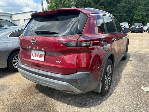Used 2023 Nissan Rogue SV w/ SV Premium B Package FWD image 3