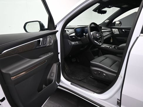 New 2026 Buick Enclave Avenir w/ Super Cruise Package image 11