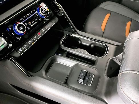 Certified 2025 GMC Sierra 2500 AT4 w/ AT4 Premium Plus Package image 30