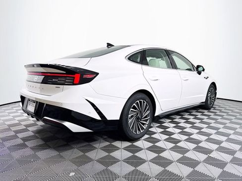New 2025 Hyundai Sonata Limited image 7