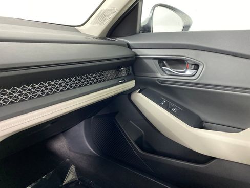 Used 2024 Honda Accord EX image 29
