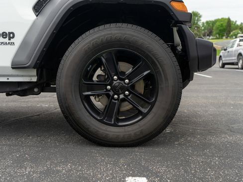Used 2022 Jeep Wrangler Unlimited Sport AWD/4WD image 11