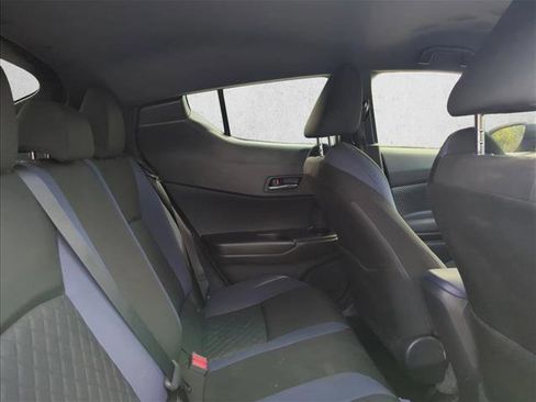 Used 2020 Toyota C-HR XLE FWD image 21