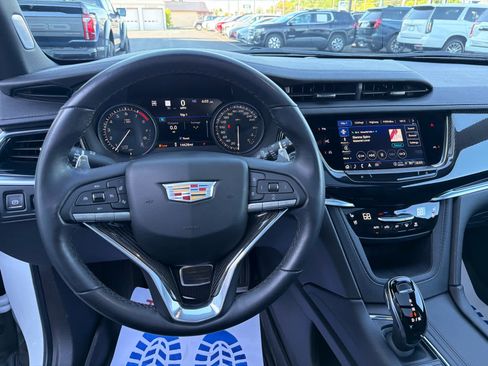 Used 2024 Cadillac XT6 Sport w/ LPO, ONYX Package AWD/4WD image 3