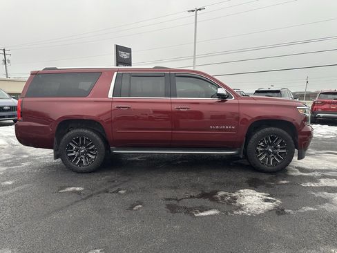Used 2017 Chevrolet Suburban Premier image 11