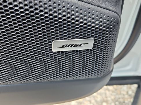 Certified 2025 Porsche Macan 4 Electric AWD/4WD image 22