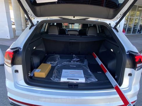 New 2026 Volkswagen Atlas Cross Sport SEL Premium R-Line AWD/4WD image 18