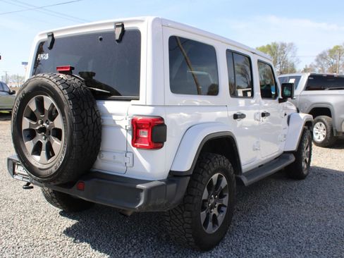 Used 2018 Jeep Wrangler Unlimited Sahara image 8