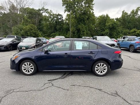 Used 2024 Toyota Corolla LE w/ LE Convenience Package FWD image 2