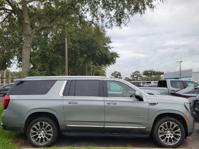 Used 2025 GMC Yukon XL Denali AWD/4WD image 8