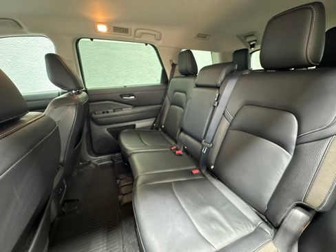 Used 2022 Nissan Pathfinder SL AWD/4WD image 24