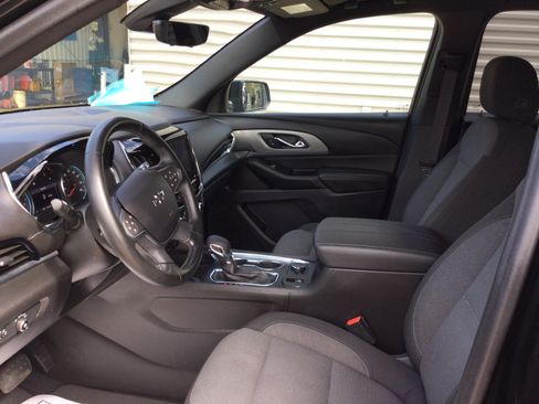 Used 2023 Chevrolet Traverse LT w/ Midnight/Sport Edition AWD/4WD image 8