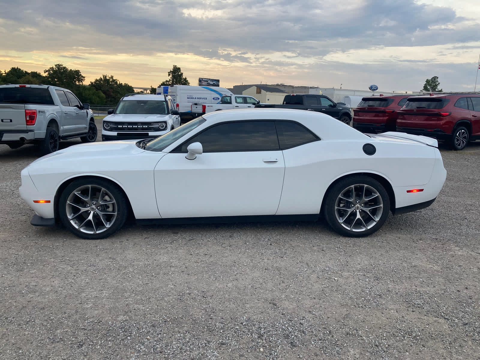 Used 2022 Dodge Challenger GT RWD image 3