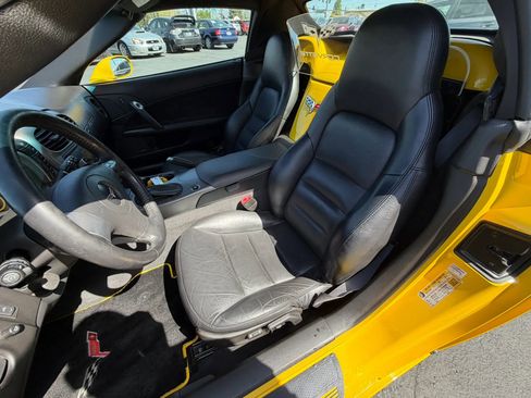 Used 2007 Chevrolet Corvette Convertible w/ Preferred Equipment Group RWD image 9