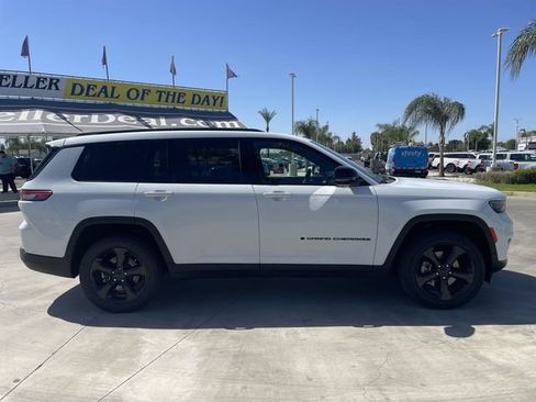 Used 2023 Jeep Grand Cherokee L Laredo AWD/4WD image 9