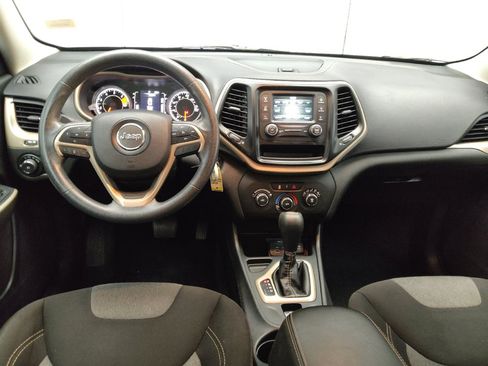 Used 2018 Jeep Cherokee Latitude image 22