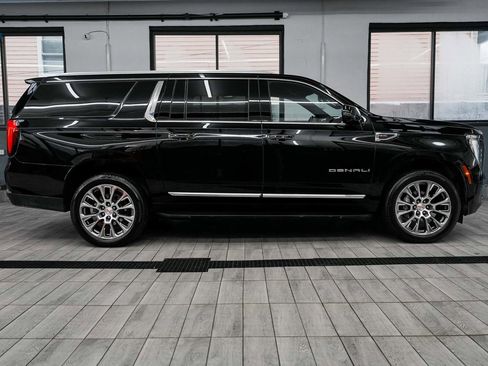 Used 2025 GMC Yukon XL Denali image 5