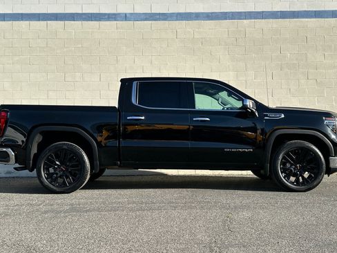 Certified 2022 GMC Sierra 1500 SLT image 3
