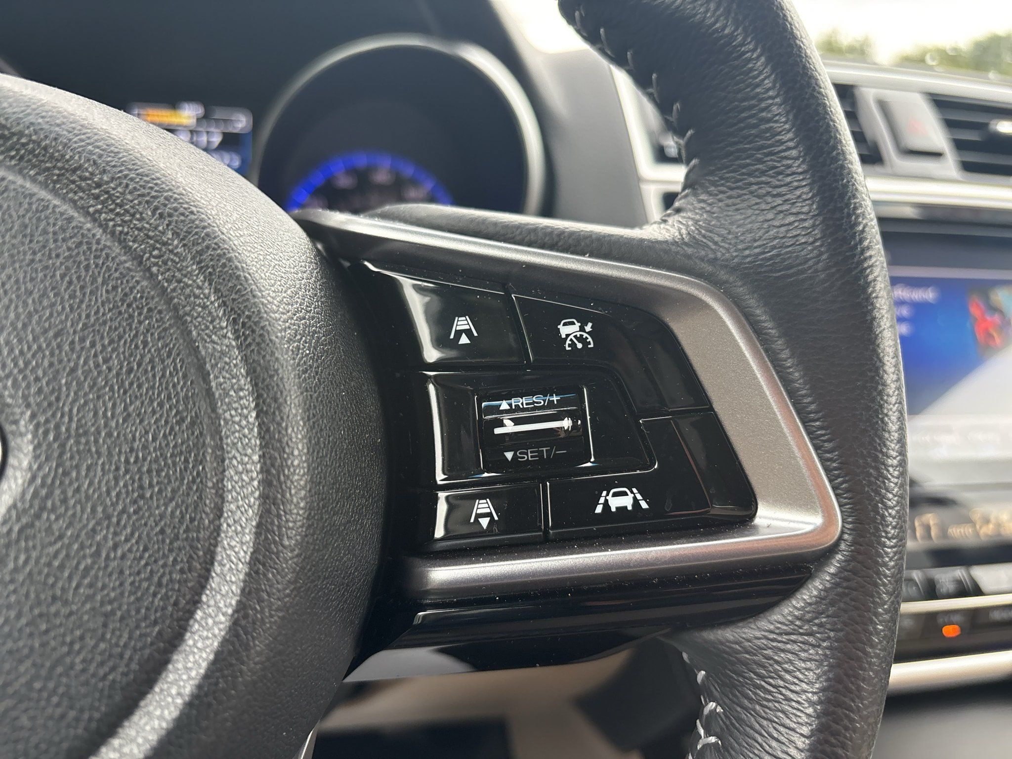 Used 2018 Subaru Outback 2.5i Limited AWD/4WD image 16