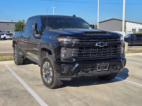 Used 2025 Chevrolet Silverado 2500 Custom w/ Custom Value Package AWD/4WD image 1