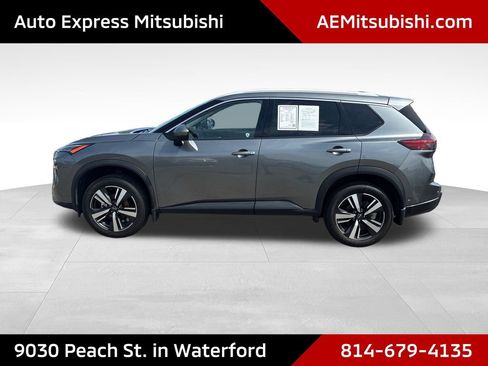 Used 2025 Nissan Rogue SL AWD/4WD image 4