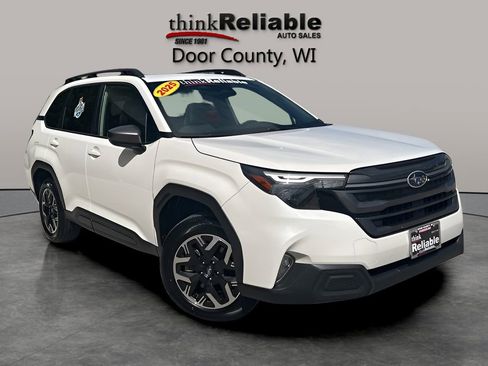 Used 2025 Subaru Forester Premium AWD/4WD image 5