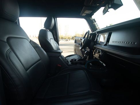 Used 2022 Ford Bronco 4-Door image 25