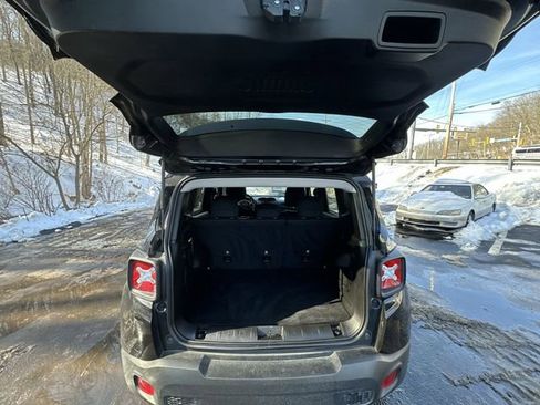 Used 2023 Jeep Renegade Altitude image 22