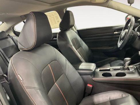Used 2020 Nissan Altima 2.5 SR w/ Premium Package FWD image 7