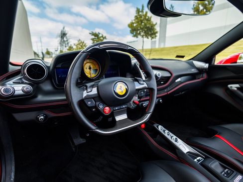 Used 2021 Ferrari F8 Tributo image 50