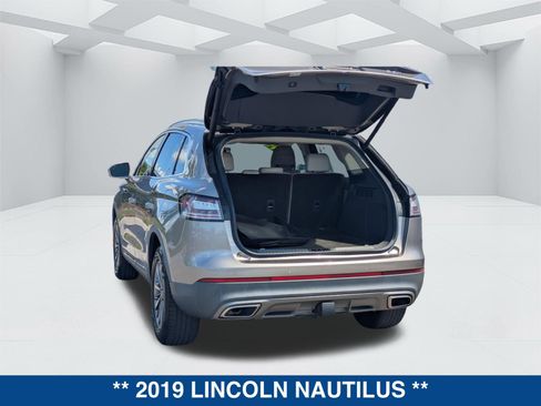 Used 2019 Lincoln Nautilus Select w/ Class II Trailer Tow Package FWD image 14