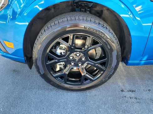 Certified 2025 Ford Maverick Lobo AWD/4WD image 5