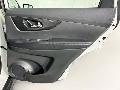 Used 2017 Nissan Rogue S image 28