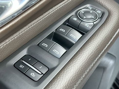 Used 2024 GMC Yukon Denali image 18