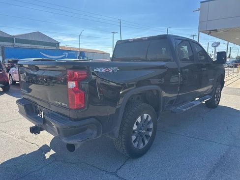 Used 2022 Chevrolet Silverado 2500 Custom w/ Custom Value Package image 11