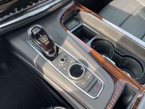 Certified 2023 Cadillac Escalade Premium Luxury image 21