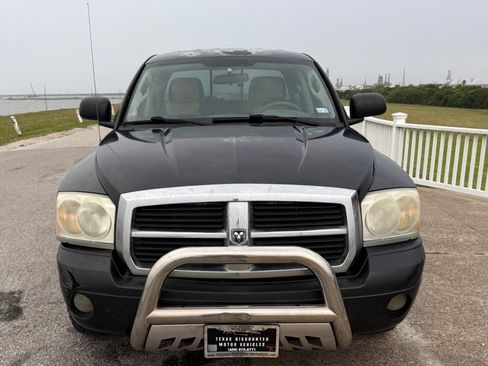 Used 2007 Dodge Dakota SLT w/ Trailer Tow Group AWD/4WD image 2