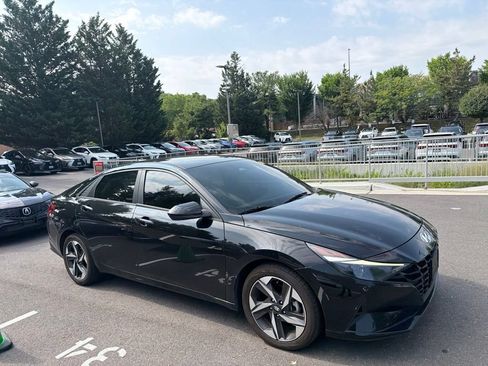 Used 2023 Hyundai Elantra SEL w/ Convenience Package FWD image 6