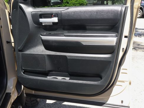 Used 2017 Toyota Tundra SR5 RWD image 39