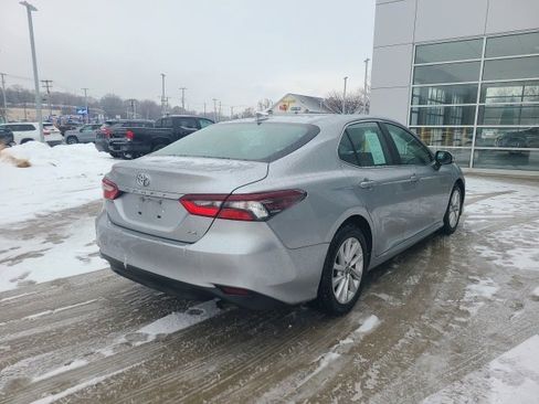 Used 2024 Toyota Camry LE image 7
