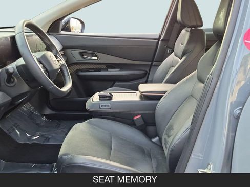 Used 2025 Nissan Ariya FWD image 14