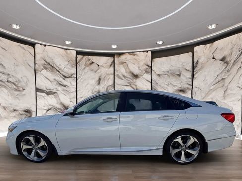 Used 2018 Honda Accord Touring image 5