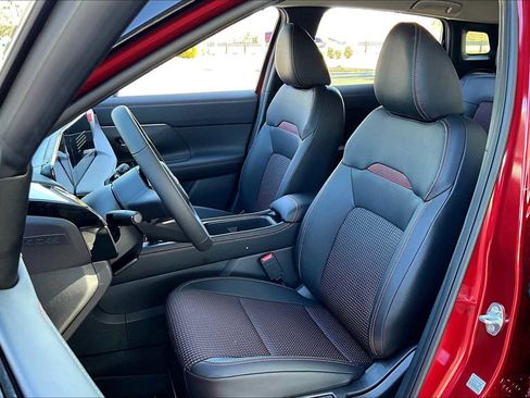 New 2026 Nissan Kicks SR w/ Cold Weather Package image 9